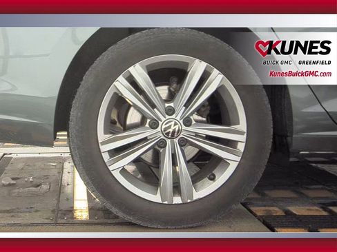 Used 2024 Volkswagen Jetta SE image 27