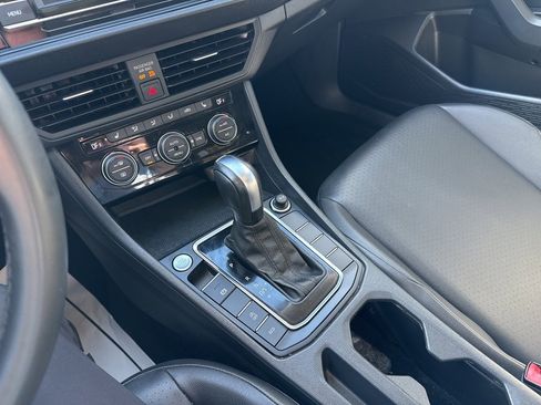 Used 2020 Volkswagen Jetta SE image 13