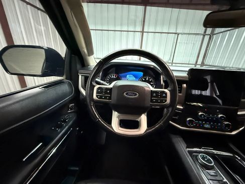 Used 2022 Ford Expedition XLT RWD image 16