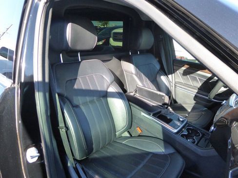 Used 2013 Mercedes-Benz GL 450 4MATIC image 24