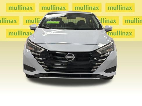 Used 2025 Nissan Versa SV w/ Trunk Package FWD image 5
