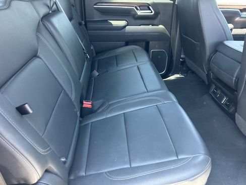 Certified 2025 GMC Sierra 1500 SLT RWD image 13