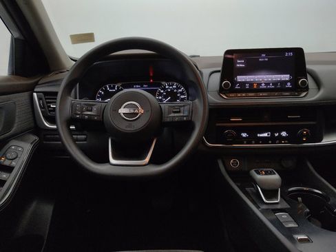 Used 2023 Nissan Rogue SV FWD image 22