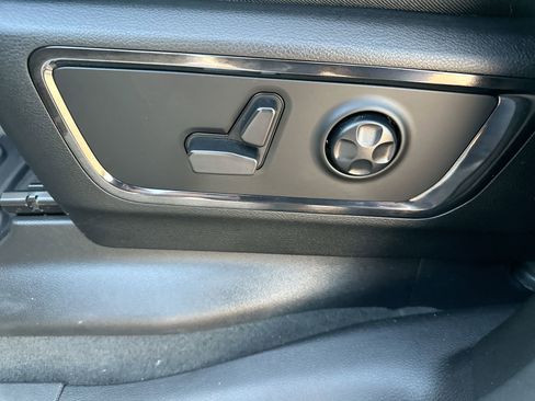 Used 2024 RAM 1500 Limited image 12