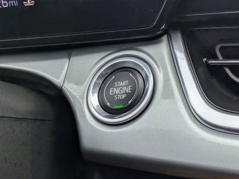 Used 2025 Chevrolet Trax LT FWD image 26