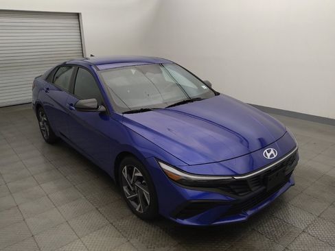 Used 2025 Hyundai Elantra Sport FWD image 13