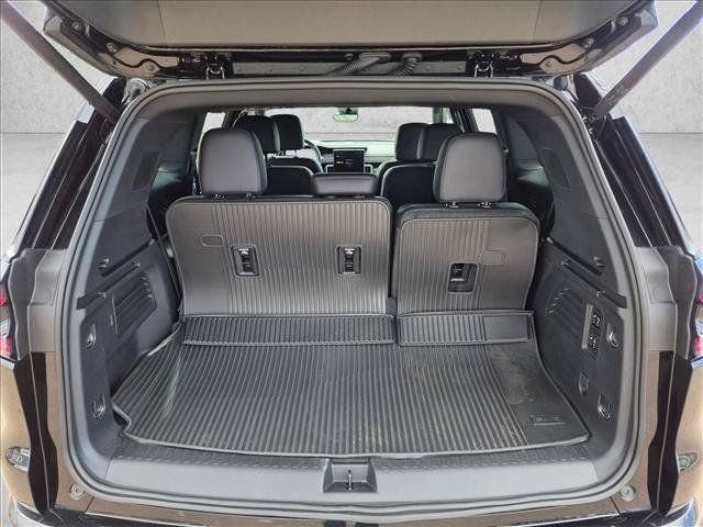 Used 2026 GMC Acadia Denali w/ Super Cruise Package FWD image 6