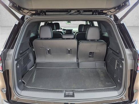 Used 2026 GMC Acadia Denali w/ Super Cruise Package FWD image 6
