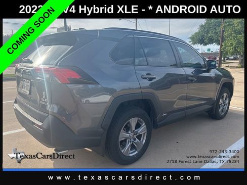 Used 2022 Toyota RAV4 XLE w/ Convenience Package image 3