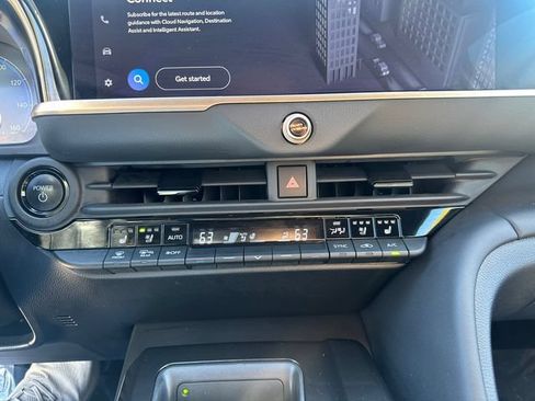Certified 2025 Toyota Crown Signia AWD/4WD image 38