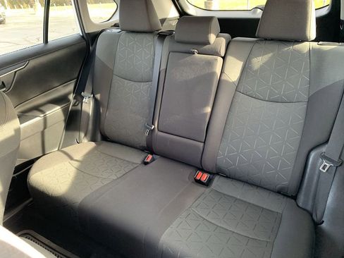 Used 2020 Toyota RAV4 XLE image 23