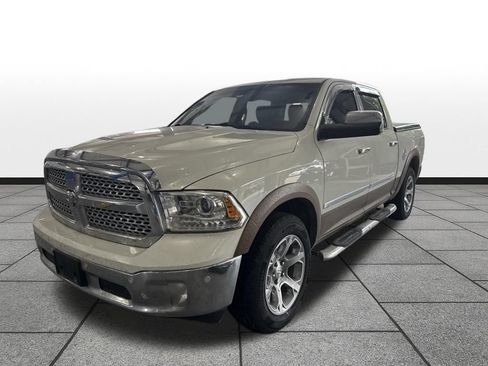 Used 2017 RAM 1500 Laramie w/ Convenience Group AWD/4WD image 31