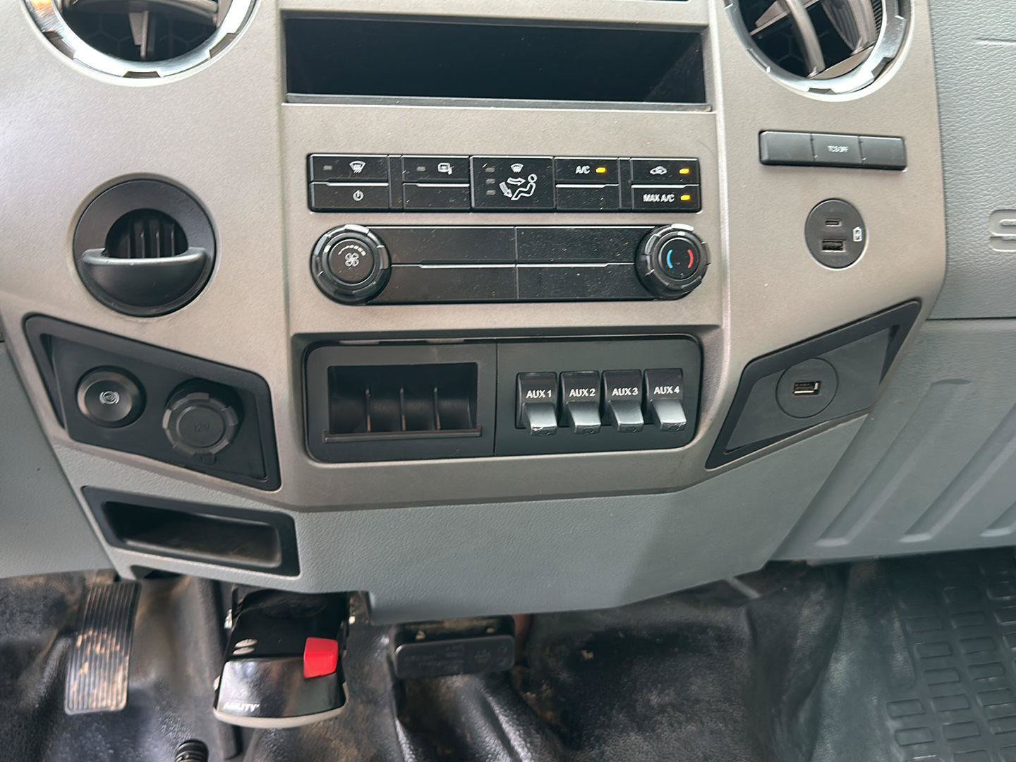 Used 2025 Ford F650 2WD Crew Cab Super Duty image 20