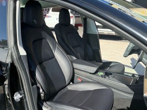 Used 2023 Tesla Model 3 Standard Range image 17