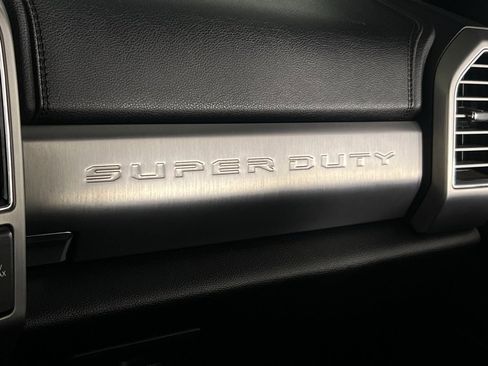 Used 2021 Ford F450 Platinum w/ FX4 Off-Road Package image 19