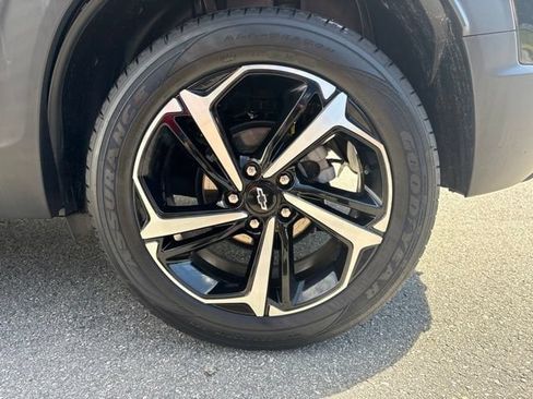 Used 2023 Chevrolet TrailBlazer RS w/ Convenience Package AWD/4WD image 8