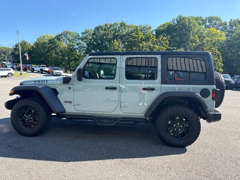 Used 2024 Jeep Wrangler Unlimited AWD/4WD image 6