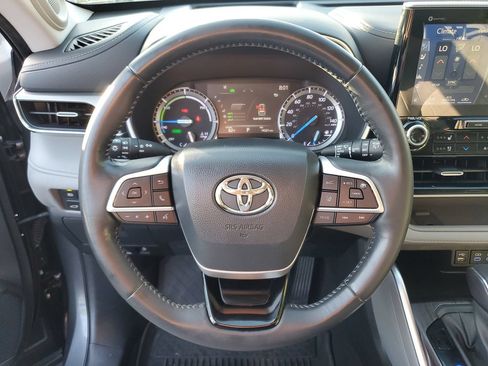 Used 2022 Toyota Highlander Platinum FWD image 21