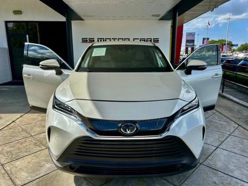 Used 2021 Toyota Venza LE image 6