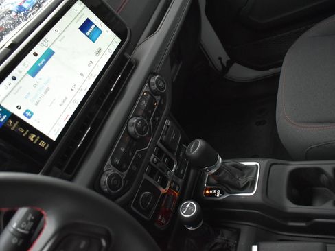 Used 2024 Jeep Gladiator Rubicon w/ Convenience Group image 23