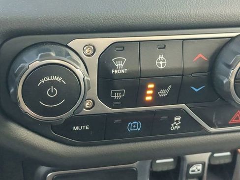 Used 2025 Jeep Wrangler Sahara 4xe image 21