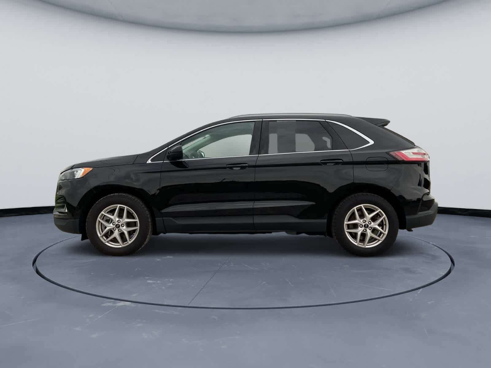 Used 2024 Ford Edge SEL w/ Convenience Package AWD/4WD image 9