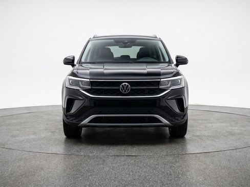 Used 2025 Volkswagen Taos S FWD image 2
