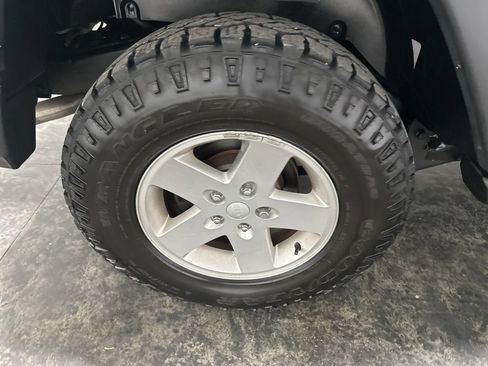 Used 2012 Jeep Wrangler Unlimited Sport AWD/4WD image 5