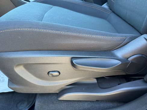 Used 2020 Chevrolet Trax LS w/ Tint and Cruise Package AWD/4WD image 15