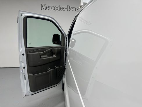 Used 2025 Chevrolet Express 2500 Work Van w/ Driver Convenience Package image 17