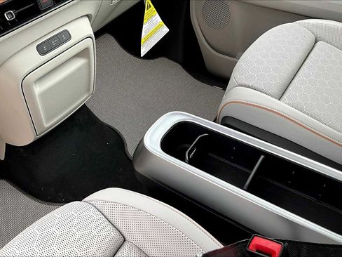 New 2025 Volkswagen ID. Buzz 1st Edition image 7