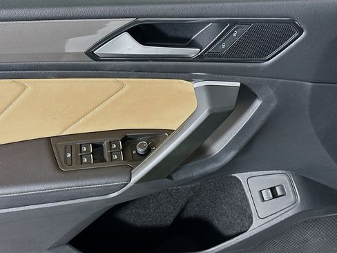 Used 2024 Volkswagen Tiguan SE image 15