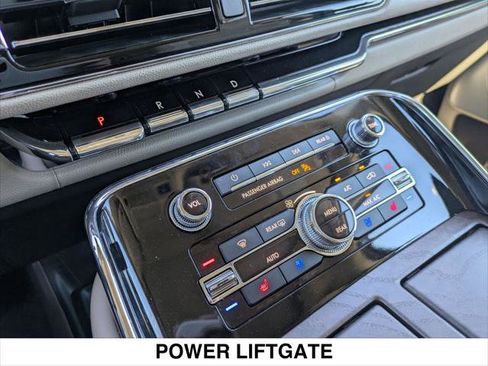Used 2024 Lincoln Navigator Reserve image 19