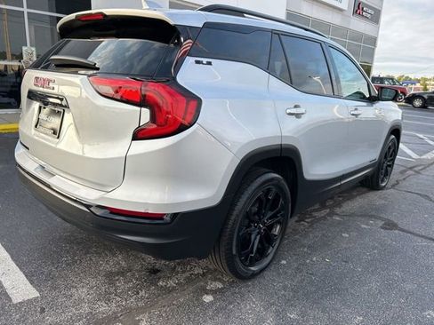 Used 2021 GMC Terrain SLE w/ Elevation Edition image 5