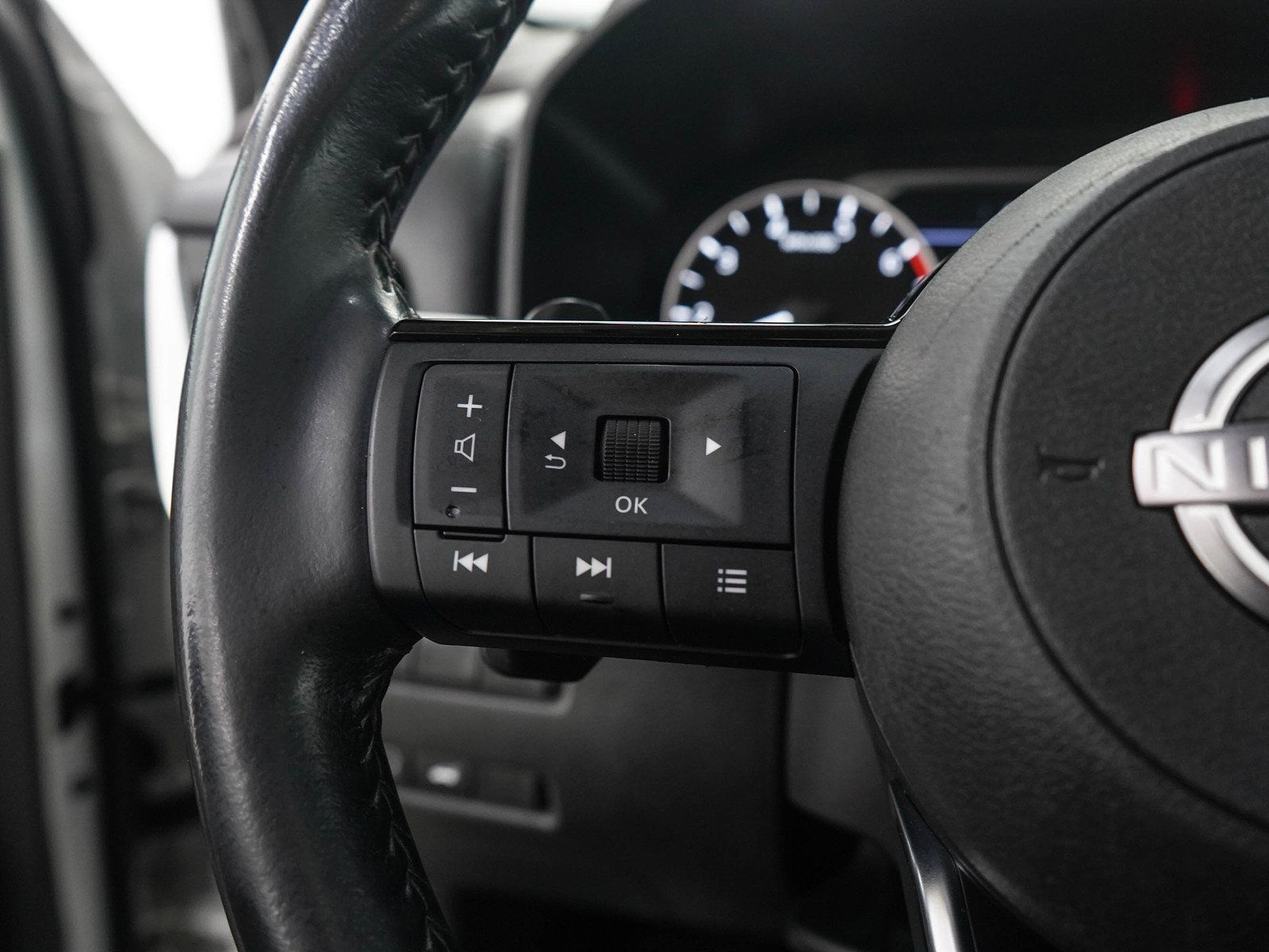 Used 2023 Nissan Rogue SV w/ SV Premium B Package AWD/4WD image 25