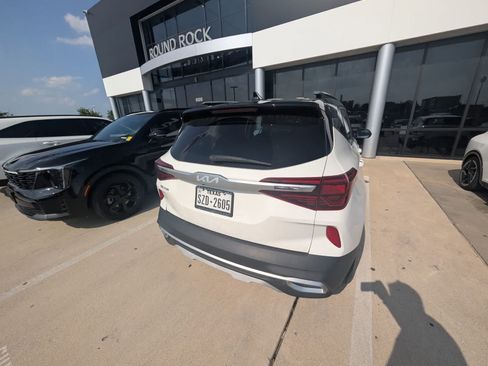 Certified 2023 Kia Seltos S w/ Navigation Package FWD image 4