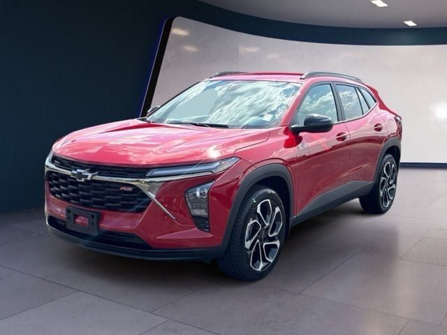 Used 2026 Chevrolet Trax RS FWD image 1
