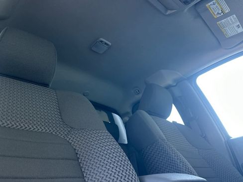 Used 2020 Nissan Frontier SV AWD/4WD image 16