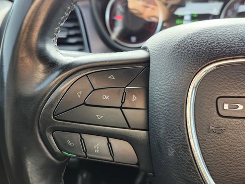 Used 2018 Dodge Challenger SXT image 31