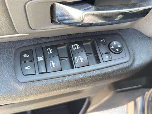 Used 2024 RAM 1500 Classic SLT AWD/4WD image 17