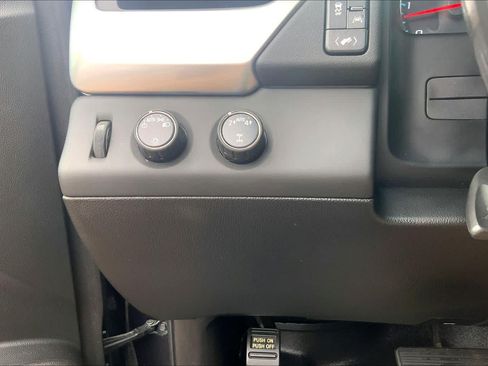 Used 2018 Chevrolet Tahoe LT AWD/4WD image 36