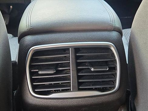 Used 2019 Hyundai Santa Fe SE FWD image 16