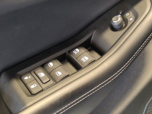 Used 2023 Jeep Grand Cherokee L Limited RWD image 27