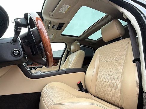 Used 2019 Jaguar XJ L Portfolio AWD/4WD image 5