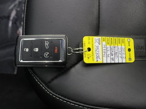 Used 2022 Jeep Grand Cherokee Limited 4xe image 7