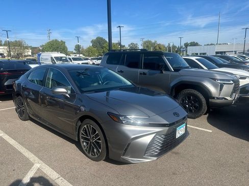 Used 2026 Toyota Camry XLE AWD/4WD image 29