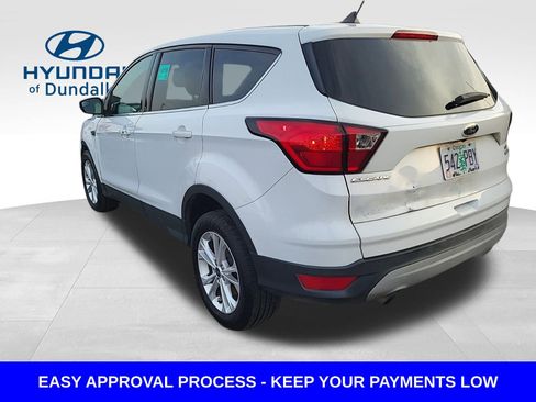Used 2019 Ford Escape SE image 8