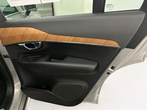 Used 2023 Volvo XC90 B5 Plus AWD/4WD image 34
