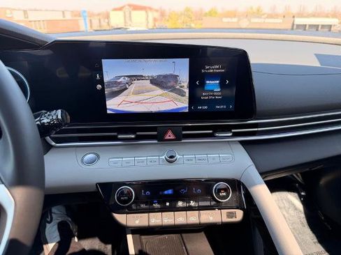 New 2025 Hyundai Elantra Limited FWD image 21