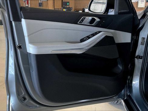 New 2026 BMW X5 xDrive40i w/ Premium Package image 10